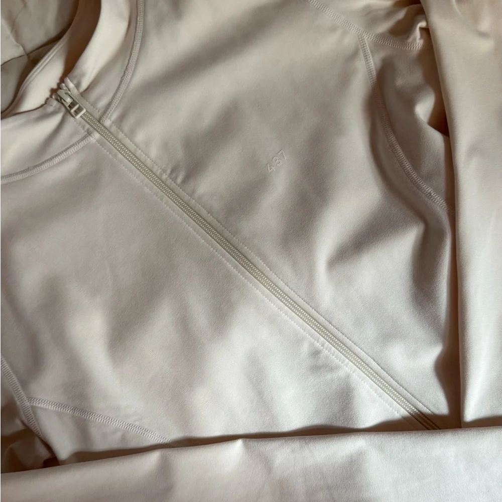 437 Cream Zip-Up Curve Jacket - Picture 4 of 6